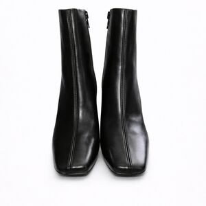 NWOB INC International Concepts Black Square-Toe Zip Ankle Boots